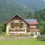 招待所 Haus Hepi 4*